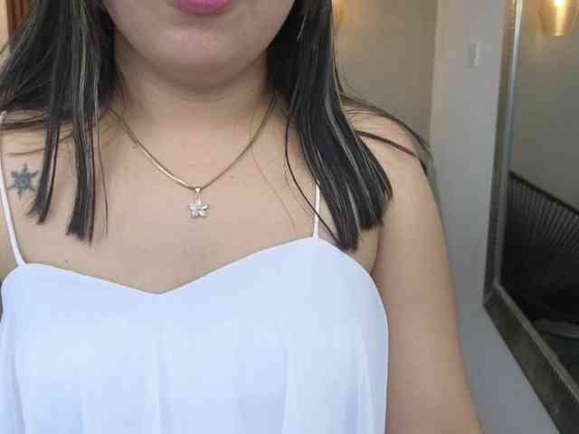 Sharlotte-Milk webcam