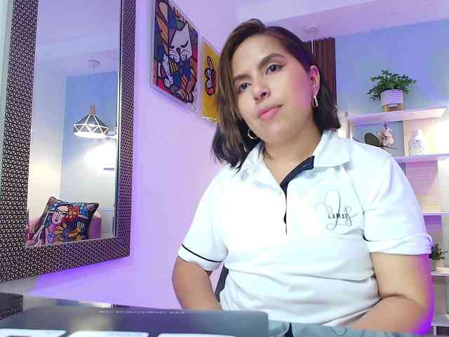 Sharlotte-Milk webcam