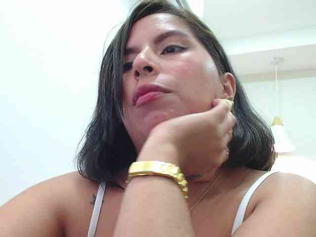 Sharlotte-Milk webcam