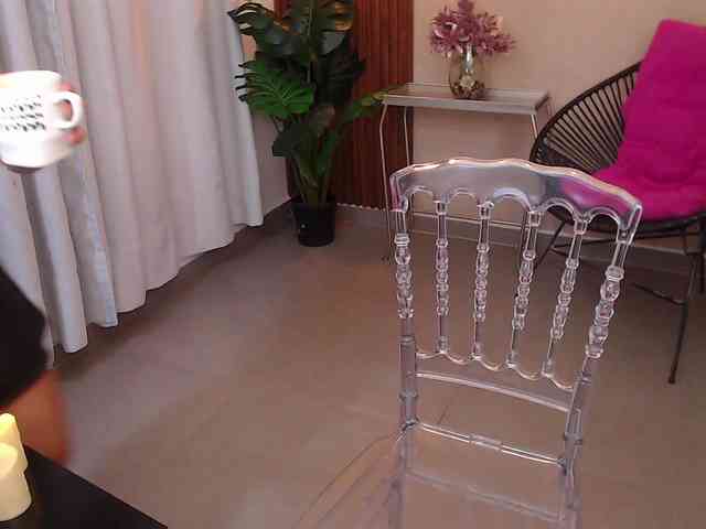 Sharlotte-Milk webcam