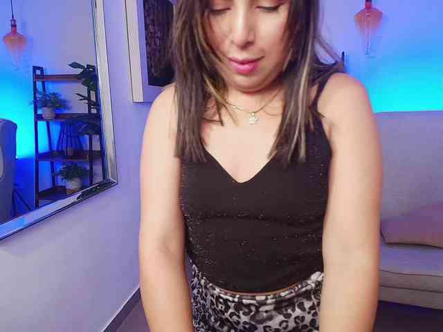 Sharlotte-Milk webcam