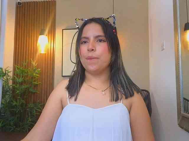 Sharlotte-Milk webcam