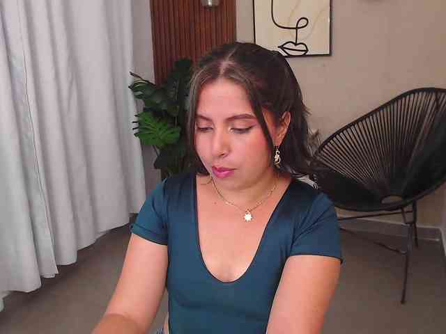 Sharlotte-Milk webcam