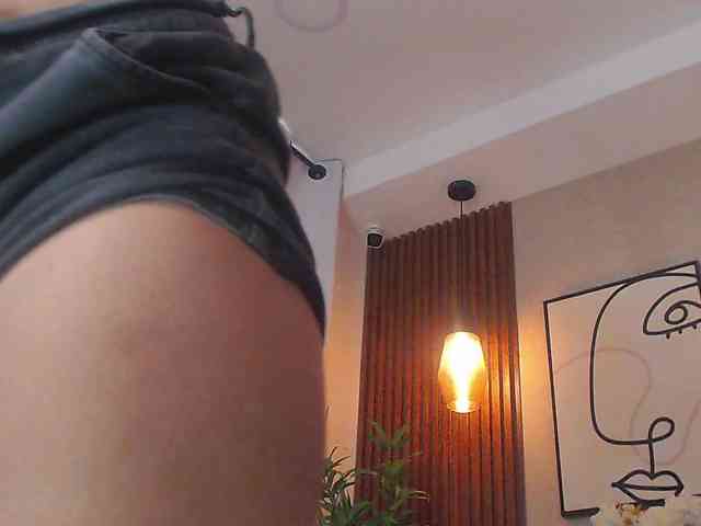 Sharlotte-Milk webcam