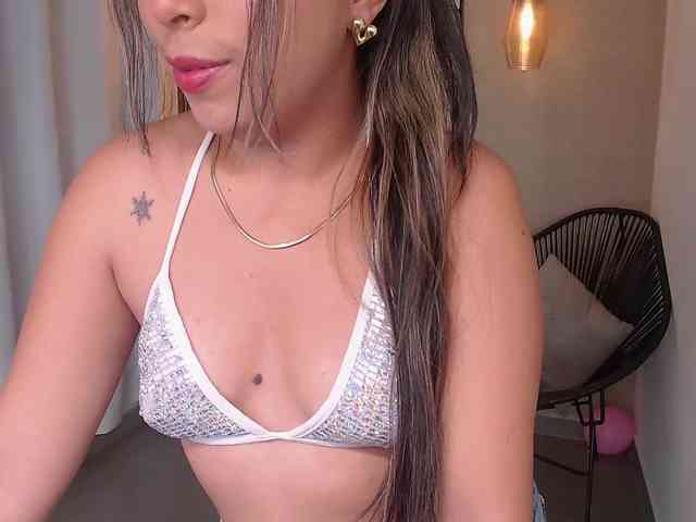 Sharlotte-Milk webcam