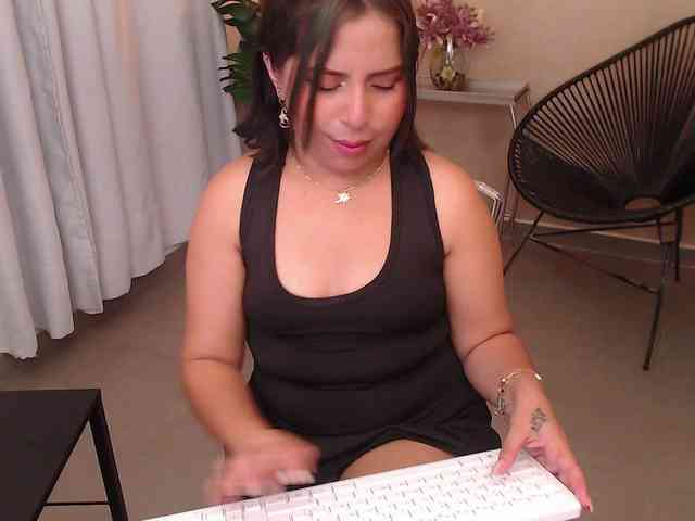 Sharlotte-Milk Sharlotte-Milk