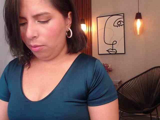 Sharlotte-Milk webcam