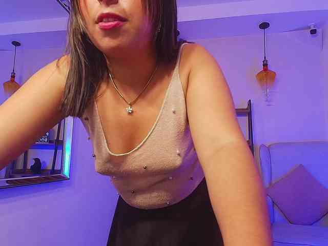 Sharlotte-Milk webcam