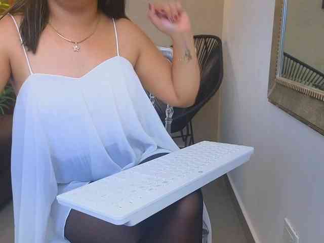 Sharlotte-Milk webcam