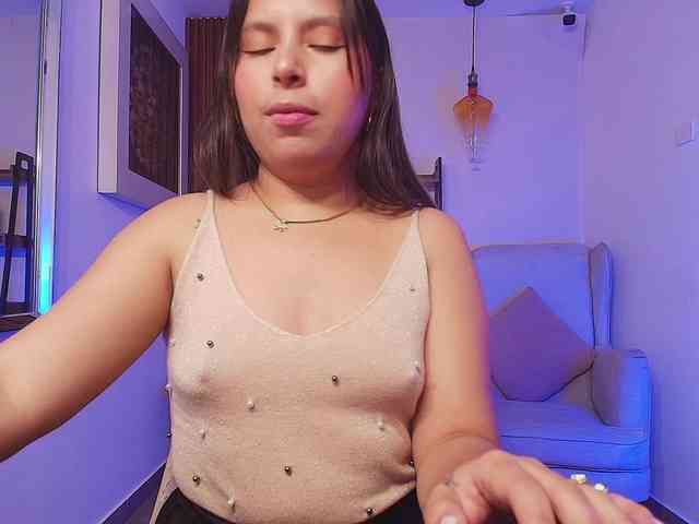 Sharlotte-Milk webcam