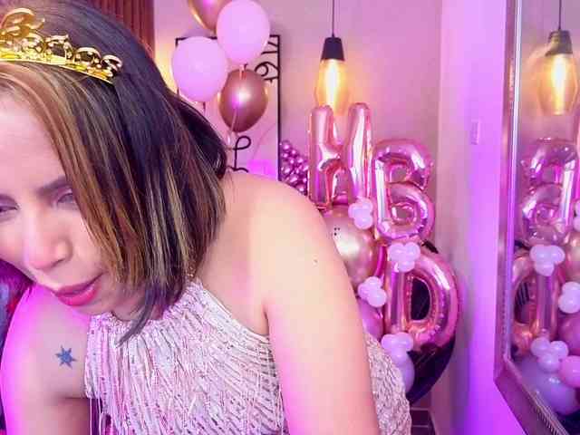 Sharlotte-Milk webcam