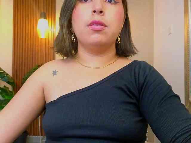 Sharlotte-Milk Sharlotte-Milk