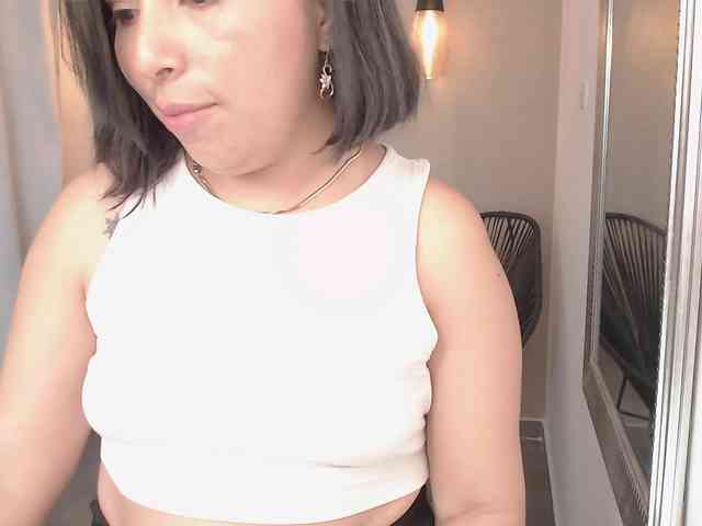 Sharlotte-Milk webcam