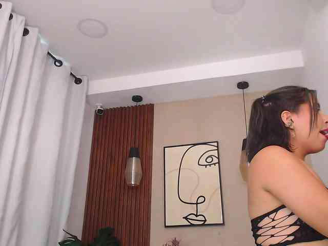 Sharlotte-Milk webcam