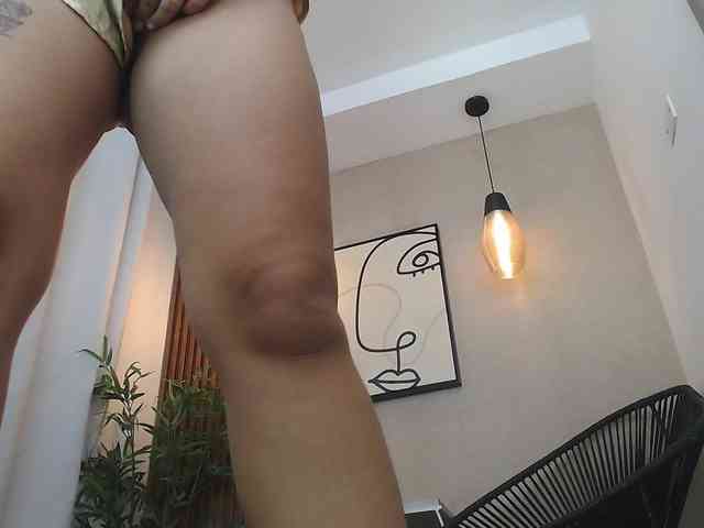 Sharlotte-Milk webcam