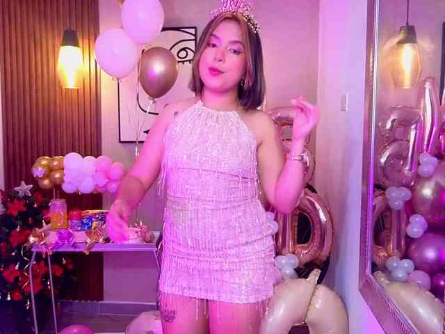 Sharlotte-Milk webcam