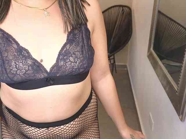 Sharlotte-Milk webcam