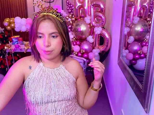 Sharlotte-Milk webcam