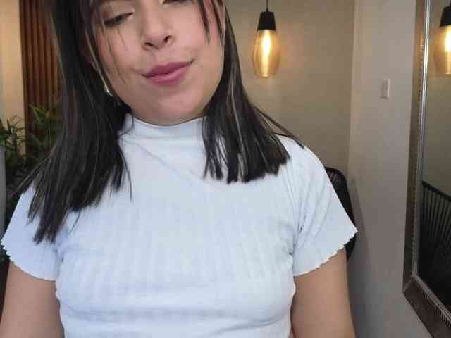 Sharlotte-Milk webcam