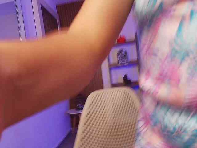 Sharlotte-Milk webcam