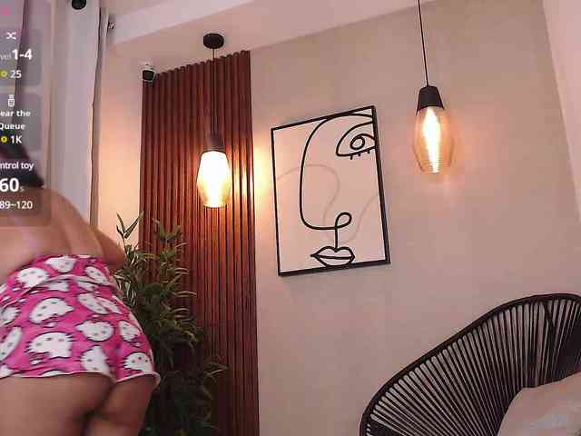 Sharlotte-Milk webcam