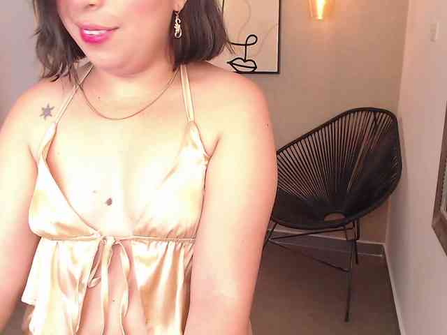 Sharlotte-Milk webcam