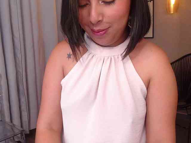 Sharlotte-Milk webcam