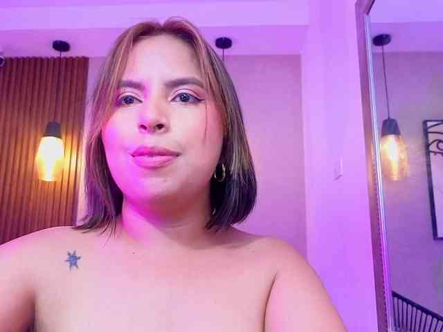 Sharlotte-Milk webcam