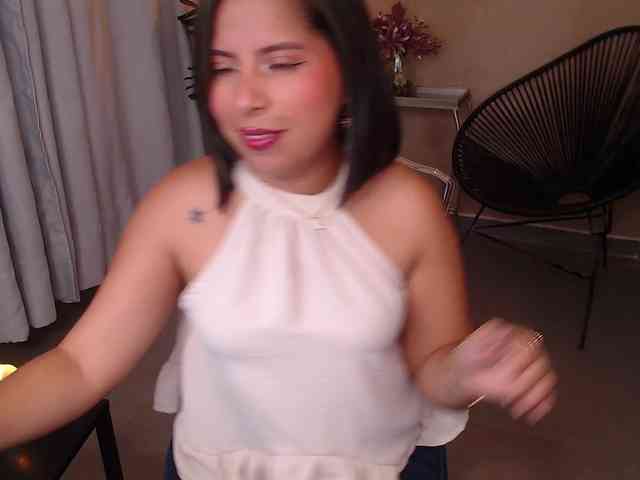 Sharlotte-Milk webcam