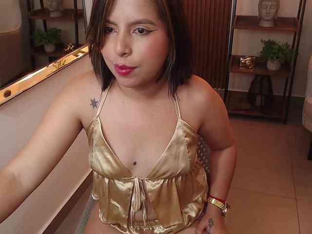 Sharlotte-Milk webcam