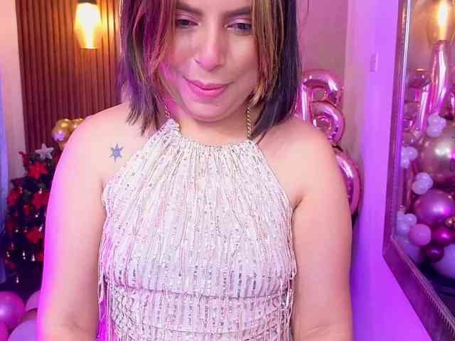 Sharlotte-Milk webcam