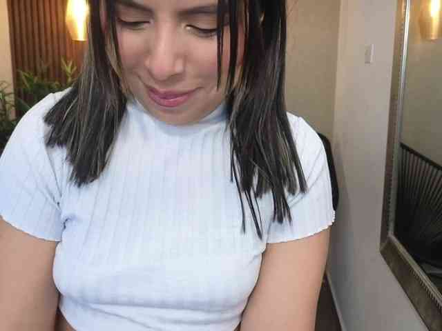 Sharlotte-Milk webcam