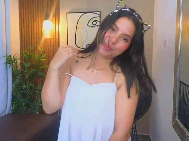 Sharlotte-Milk webcam