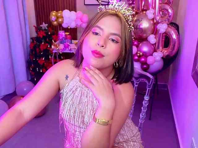 Sharlotte-Milk webcam