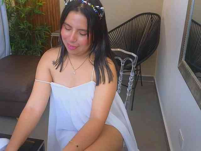 Sharlotte-Milk webcam