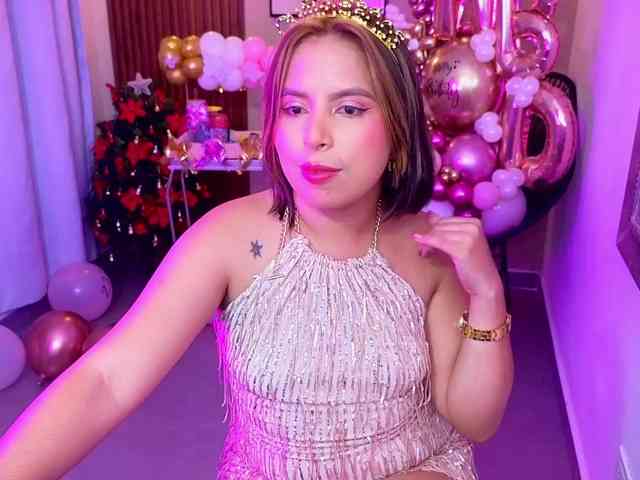 Sharlotte-Milk webcam