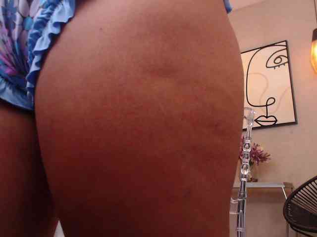 Sharlotte-Milk webcam