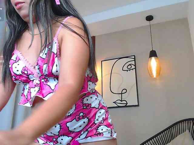 Sharlotte-Milk webcam