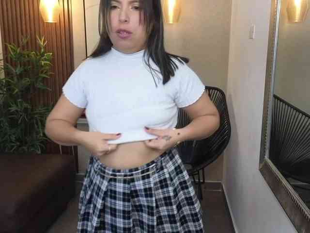 Sharlotte-Milk webcam