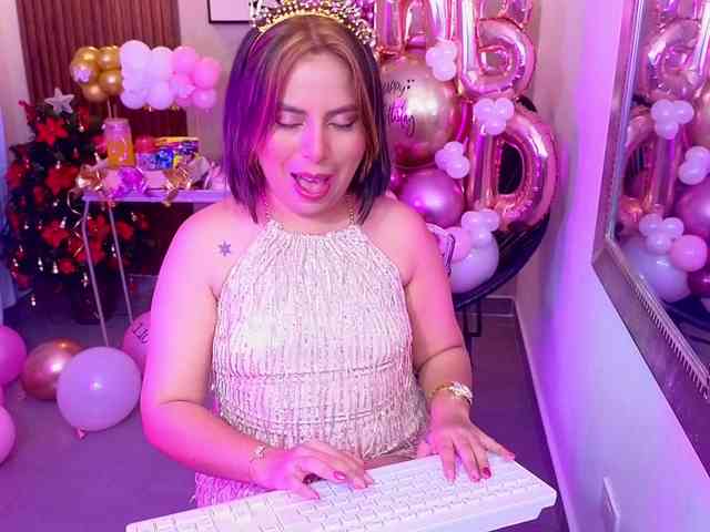 Sharlotte-Milk webcam