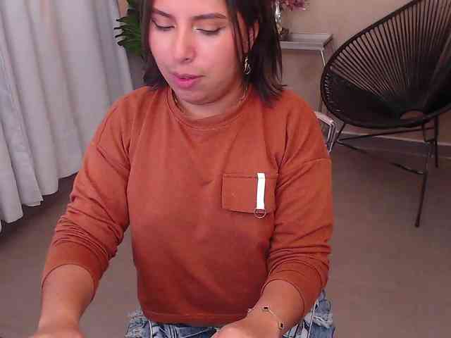 Sharlotte-Milk webcam