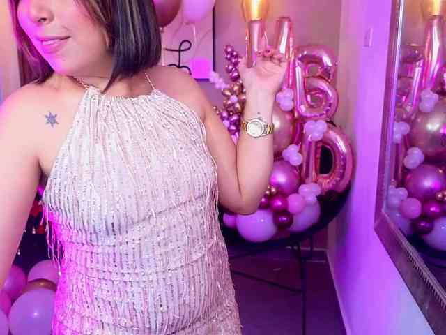 Sharlotte-Milk webcam