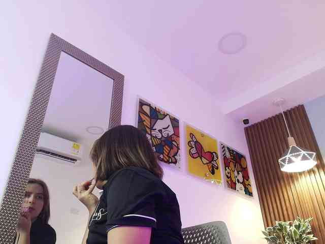 Sharlotte-Milk webcam