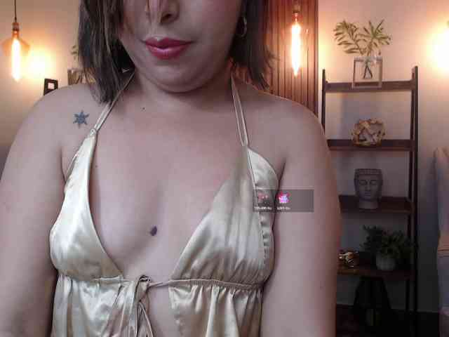 Sharlotte-Milk webcam