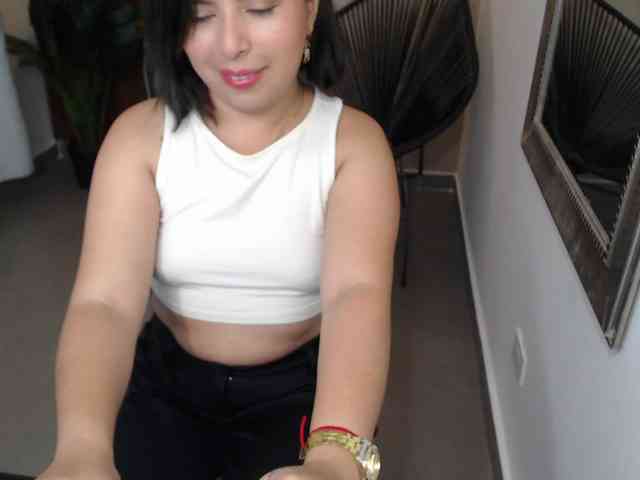 Sharlotte-Milk webcam