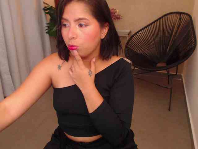 Sharlotte-Milk webcam