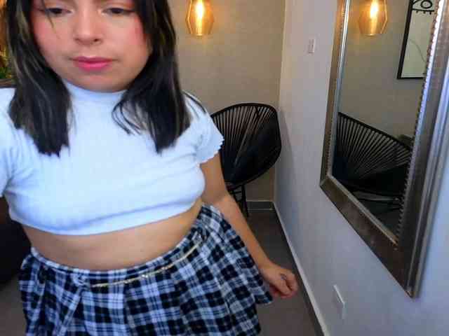 Sharlotte-Milk webcam