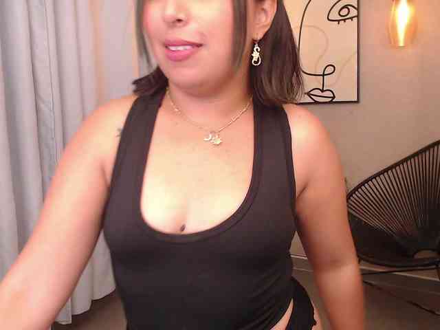 Sharlotte-Milk webcam