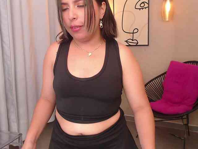 Sharlotte-Milk webcam