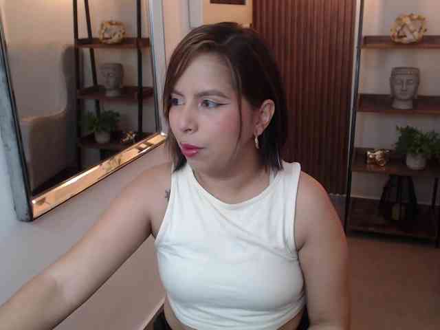 Sharlotte-Milk webcam